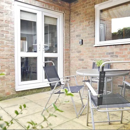 Bootham Apartment *
